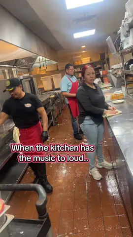 I love our kitchen!!! 🙌🏼🙌🏼🙌🏼🔥🔥🔥 #🤣🤣🤣 #kitchen #chef #restaurant #life  #texas #work #coworkers #funny #dance 