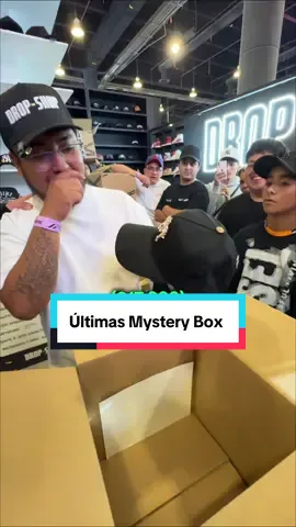 Abriendo las últimas Mystery Box del Sneaker Fever 🤩🤑 #dropshop #sneakers #paratii #foryour #fyp #mysterybox 