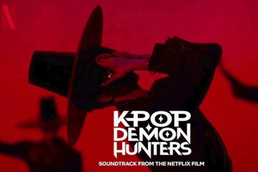 I love this movie sm and if haven’t watched it you need to bc its actually amazing 😭 Same with the songs like there so good I can’t even explain it 😭😫 #fyp #foryou #popular #kpopdemonhunters #movie #songs #trending 