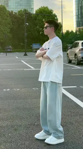 Hoa bên đường sao cứ vấn vương#ChienkaaStore🇯🇵#thoitrangnam #xh #xuhuong #nhachaymoingay #fyp 