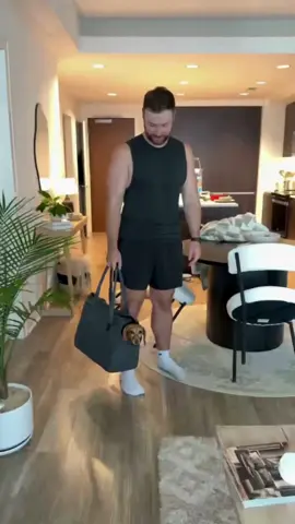 Your dog’s spine isn’t built for carriers where they’re sitting upright on their tailbone. 🚫. We ensure your tote is soft, suppportive, and intentionally designed with a sturdy base for all four paws to rest on. #justfredofficial #dogmomhack #dachshundstyle #dogcarrier @tobintheween #Loomly 