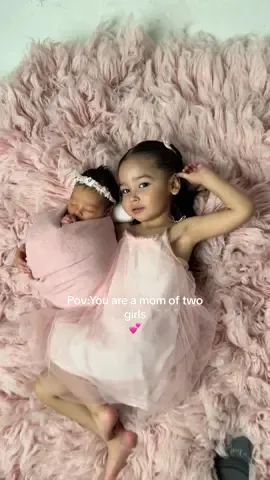 Mama came for both maternity sessions 💕✨🥹 #sisters #fypシ゚viral #newborn #newbornphotographer #newbornbaby #rgv 