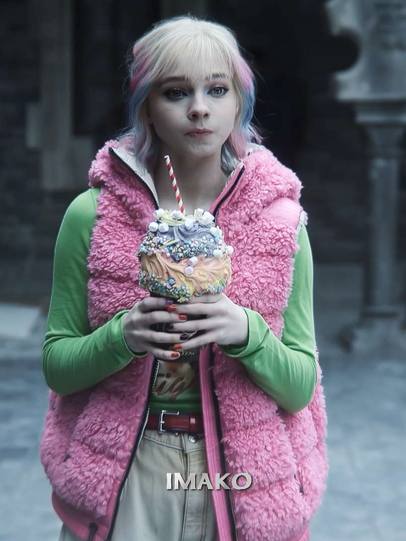 She's so cute // #enidsinclair #enidsinclairedit #emmamyers #emmamyersedit #wednesday #tvseries #edit