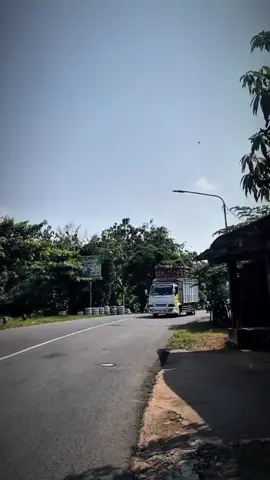 mode santuy dulu  #storywa #slowmo #fypage #trukmaniaindonesia #trukoleng #truk_oleng #truklovers #trukmodifikasi #trukmania #cctv_truck_indonesia #sodrekersindonesia #sodrekersindonesia🇮🇩 