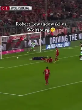 Best striker of all time 🇵🇱 | #bayern #bayernmunich #lewandowski #herewego #4k #viral #footballtiktok #robbery 