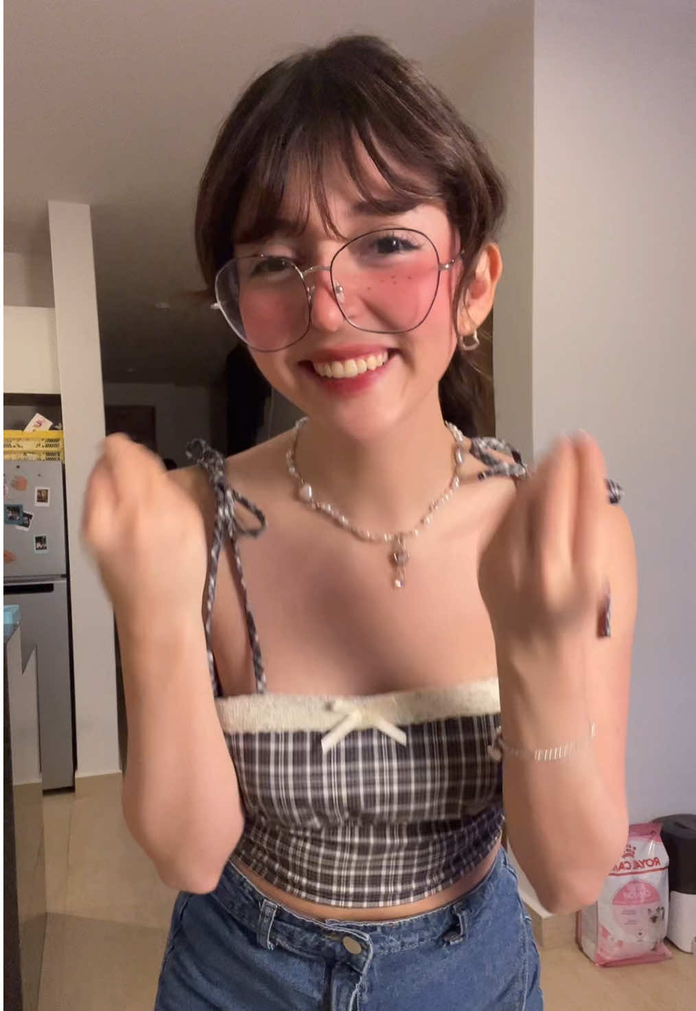 pasen tips pa bailar bien 🥲 #pelucherosaconlentes #viral 