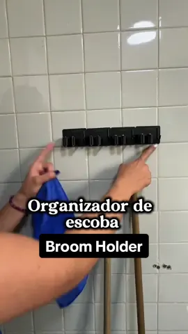 Soporte de escoba 🧹 #organizadordeescoba #broomholder #limpieza #escobas #hogar 