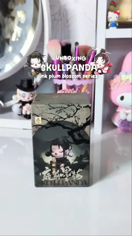 Back with another skullpanda blindbox from @POP MART US this time it's the ink blossom series!! I may or may not have an addiction to these lil figures as you can see in the background 👀🖤  #popmart #popmartglobal #popmartus #blindbox #skullpandainkplumblossom  #blindboxopening #skullpanda #unboxing #skullpandablindbox #blindboxes #popmartunboxing #tiktokshop #figure #collectibles #blindboxes #deskinspo #aesthetic #minihaul #viral #fypシ @POP MART US SHOP 