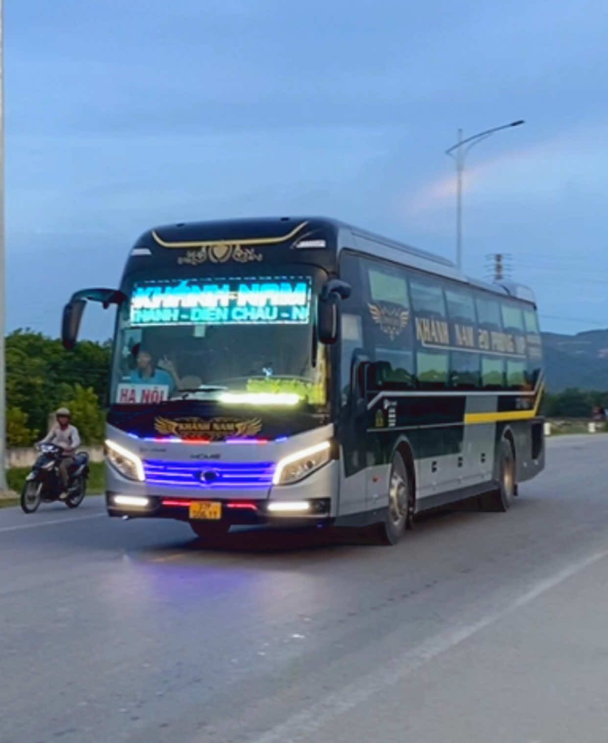 Cứ Thấy Camera Là Còi Thôi | Khánh Nam #nhaxekhanhnam #khanhnamlimosines #khtammm #xekhachngheanhanoi #thacomobihome2023 