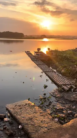 Lagunya kembali tapi tidak dengan tahunnya :) #vibes2020 #dirumahaja #vibescovid19 #soundvibes #covid19 #hadal_ahbek #sound2020 #fyp #fyyyyyyyyyyyyyyyy #4u #4you #xyzbca 