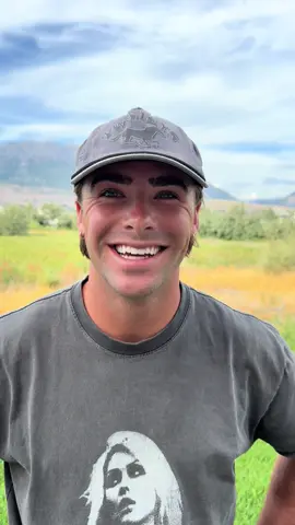 GO VOTE FOR A CHANCE TO WIN $2,500 LINK IN MY BIO @Cozy Earth 