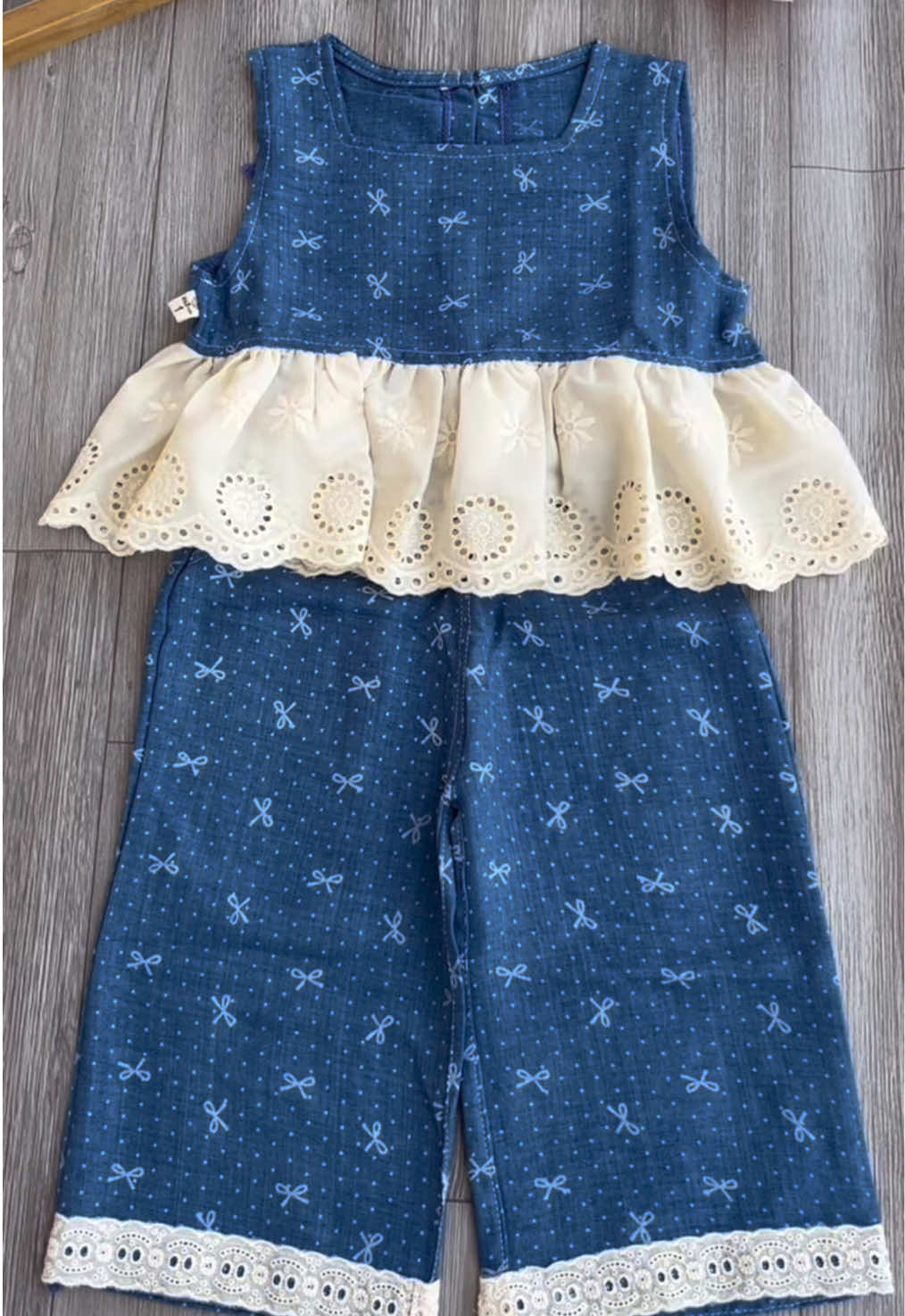 Set jeans mềm sát nách hình nơ dễ thương cho bé #setxinhchobe #setbegai #thoitrangchobe #quanaotreem #xuhuongtiktok 