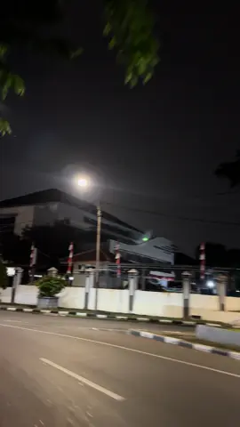 Ambil free (gratis) siapa tau bisa sedikit bermanfaat🙌 Footage In Jakarta Jakarta dan sekitarnya #fyp #view #jakarta #malam #stasiun #Threads #setangkaibunga #video #hd #freefootage
