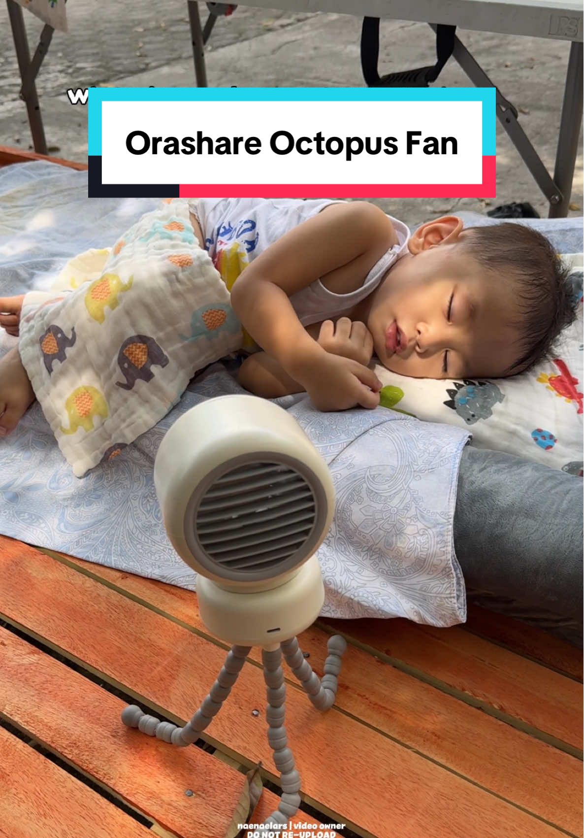 Hindi ramdam yung init dahil sa portable octopus fan nato! #orashareoctopusfan #portablefan #rechargeablefan #strollerfan 