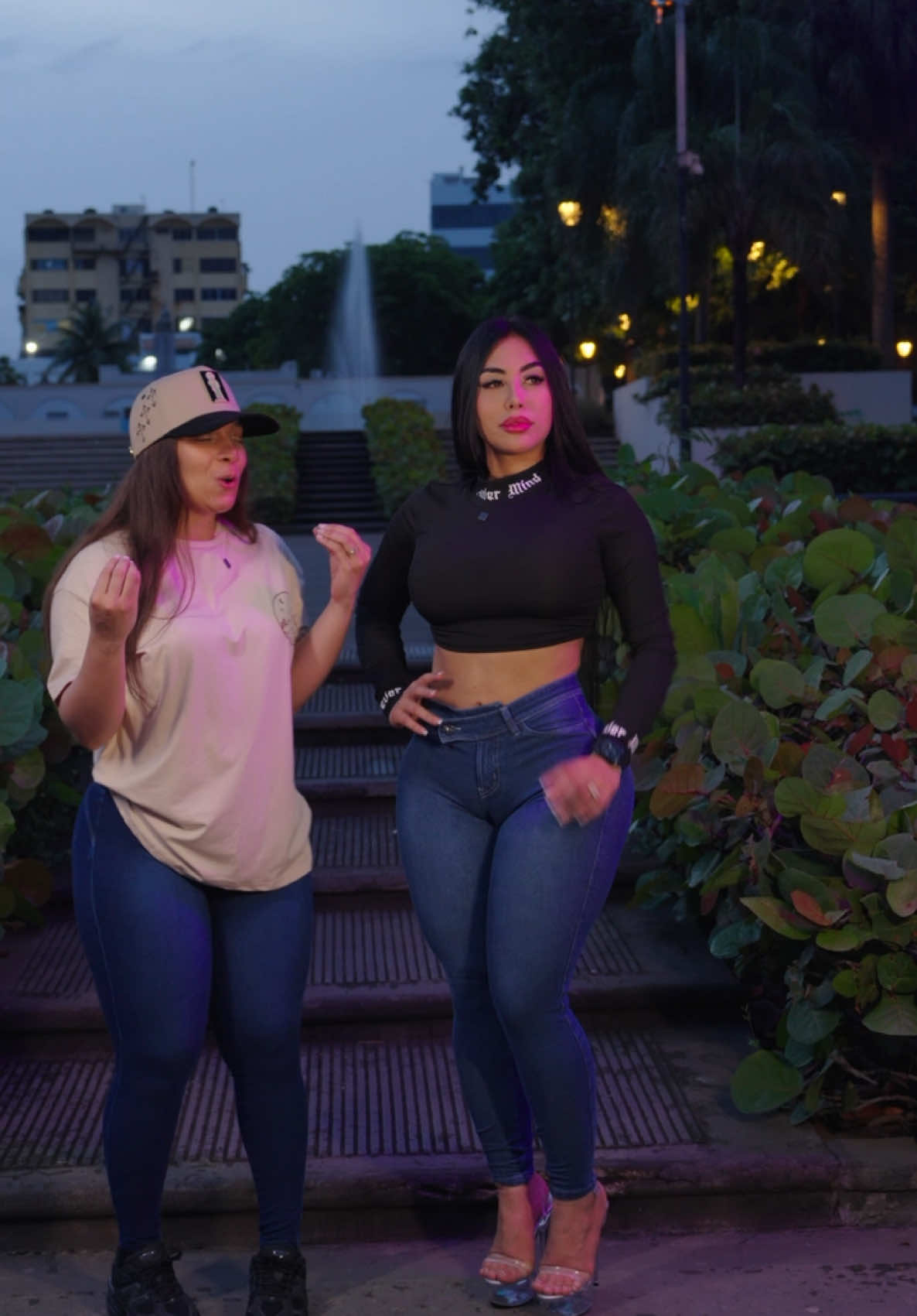 🔥DIOSAS DE CARIBE COLLECTION🔥  El nuevo modelo de un botón que debes tener para ti, y sobre todo llegó para realzar y moldear tu figura.  📢 SKINNY✨ EDICIÓN LIMITADA💫 COSTO RD$3,150 / $60US TALLAS: •XS •S• M• L MARCA: LIPOJEANS WhatsApp  829-905-6546 Santo Domingo 829-428-5729 Santiago Modelo: @ Realizamos Envíos 📦 Nacionales e Internacionales  Nota importante: Cada diseño de Lipo Jeans Es Limitado, se fabrican 1/50.  #DiosasDelCaribe #Lipojeans #lipo #jeans #denim 