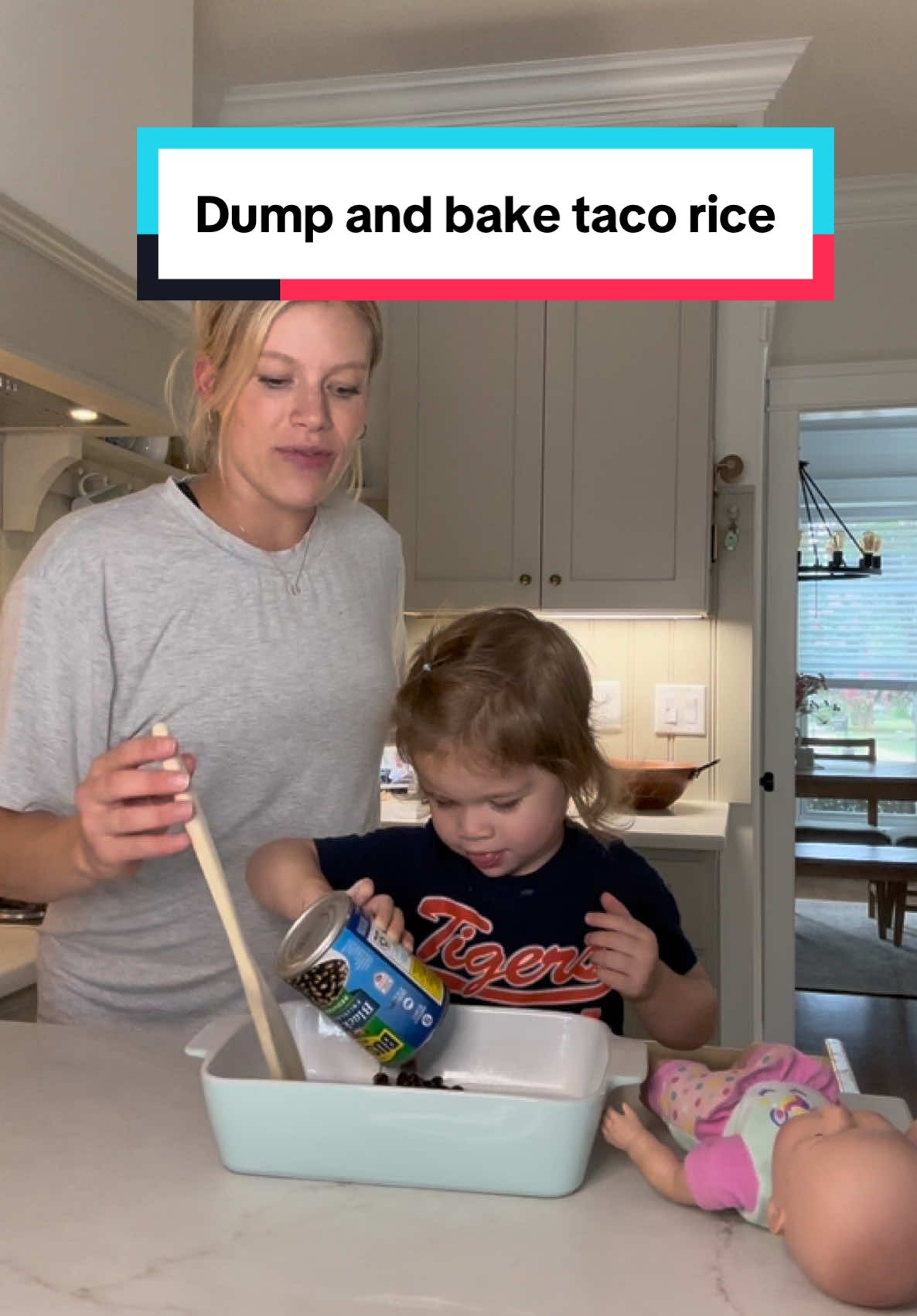 A simple dump and bake taco rice for a quick weeknight dinner that you can feel good about eating!  #dinneridea #easydinner #tacorice #quickdinner #easycooking #whattomakefordinner #dinner #Recipe #familydinner #backtoschool 