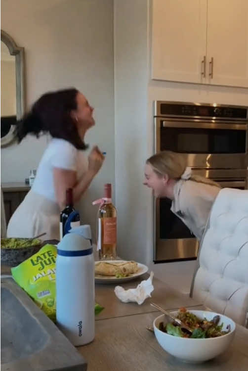 When you tell your bestieyou're pregnant & she is too...#pregnancy#pregnancyannouncement#tellingmybestfriendimpregnant#bestfriendgoals#bestfriendspregnanttogether#pregnancyannouncement#tellingmybestfriendimpregnant#pregnanttogether#pregnanttok