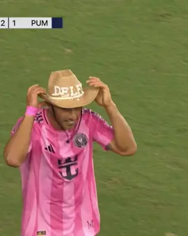 Suarez put on a cowboy hat with his daughter Delfina’s name on it for her birthday yesterday ❤️ (via @Major League Soccer on Apple TV) #intermiami #luissuarez 