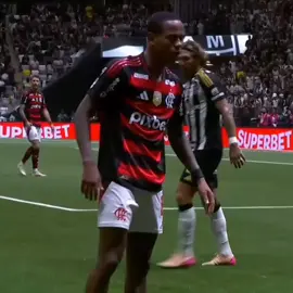 WALLACE YAN f d p 😡 #flamengo #atleticomineiro #wallaceyan #copadobrasil #futebol #viral #viraliza #edit #foryou #fyp 