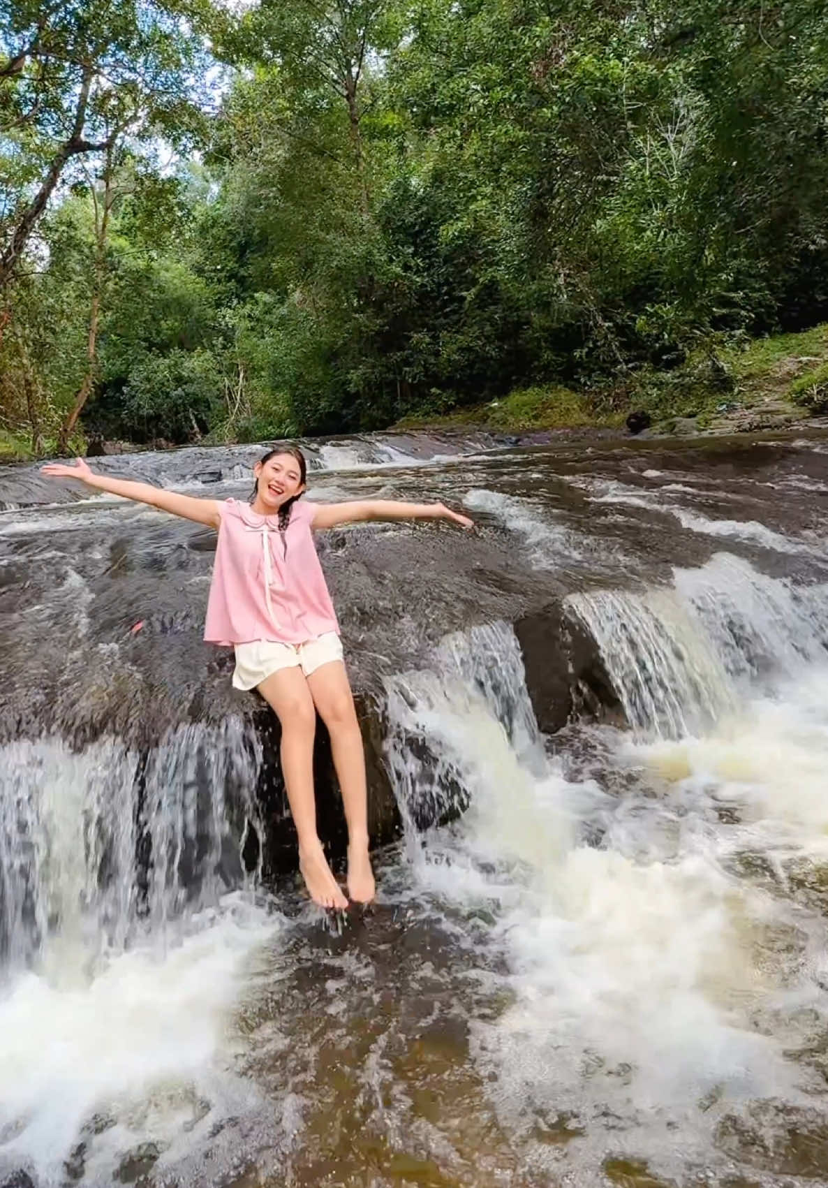 លេងទឹកធ្លាក់ភ្នំគូលែន ខេត្តសៀមរាប🏞️🍃🌤️