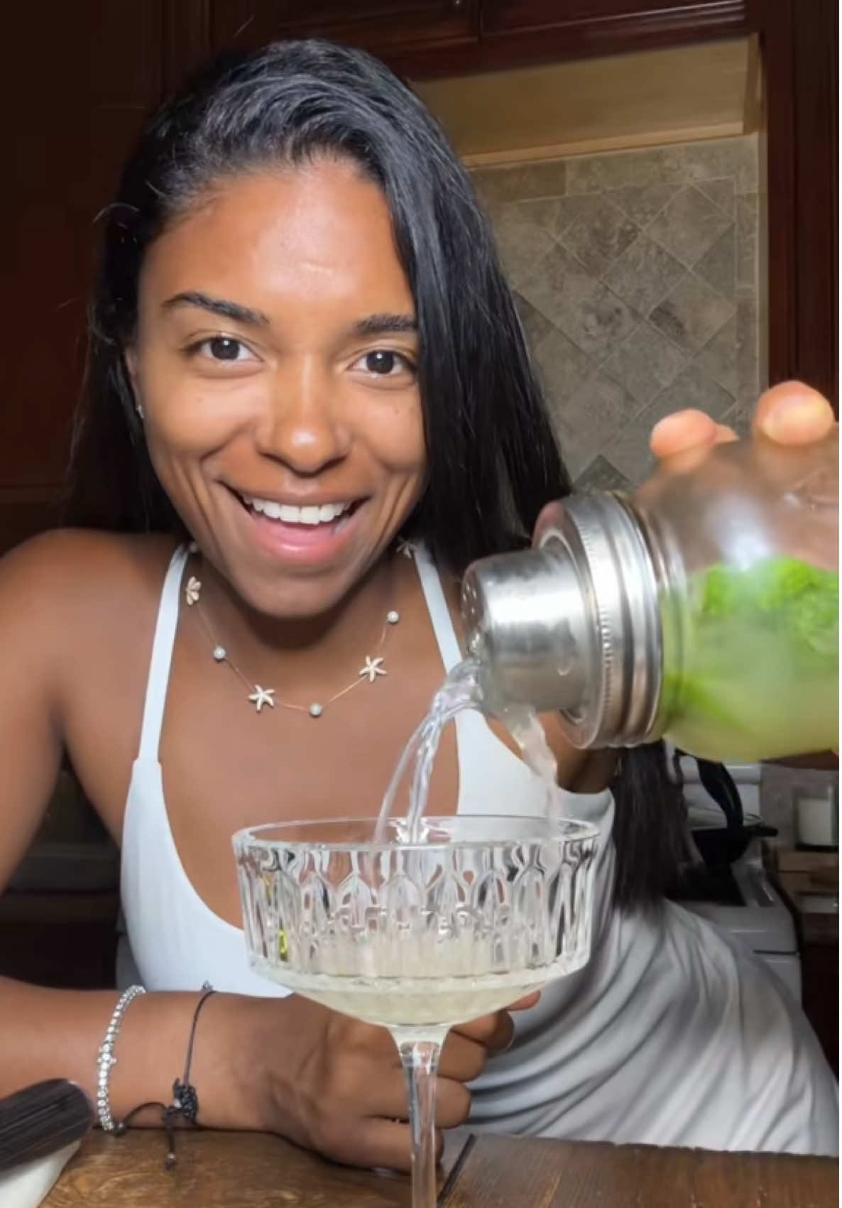 Easy summer cocktail perfect for those end of summer nights  #drinks #cucumber #cocktail 