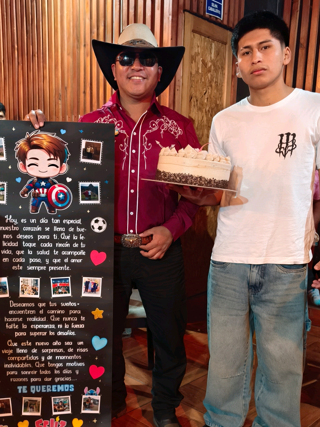 #elpatrondeoxapampa💚 #oxapampa_perú💚🇵🇪😍 #felizcumpleaños🌹🎂🧁🎁🎉🎊 una linda sorpresa de cumpleaños de parte de tu linda familia que te aman demasiado 🎂🎈