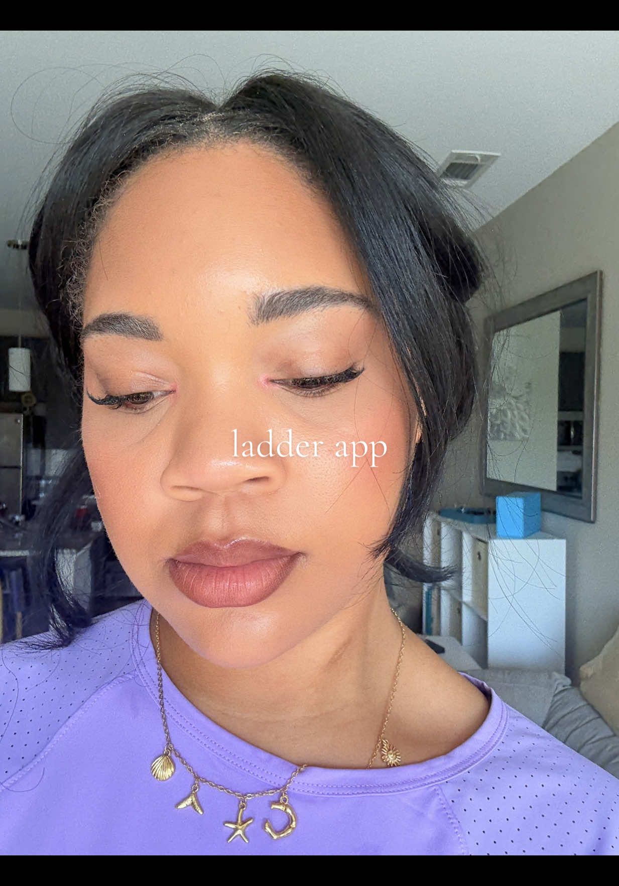 3 set or 24 walking lunges IS INSANE WORKKKK!!! @Ladder App #ladderapp #gym #workoutapp #gymgirlies #randomthoughts #4amclub #ladderappreview #review #workoutroutine #walkinglunges #gymmotivation 