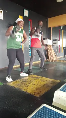 “Love + Strength = Perfect Combo 💪❤️ We don’t just lift each other’s spirits, we lift dumbbells too 😎🔥 #PowerCoupleGoals” #CoupleWorkout #NairobiFitness #DumbbellSnatch #AfricanTikTok #FitnessLove #GymTogether #StrongerTogether #FitCouples