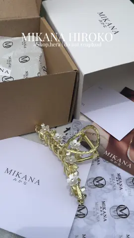 Mikana Hiroko Floral Hair Clamp #hairclamp #mikanahairclamp 