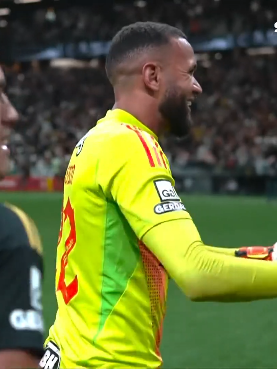 Everson converte o último pênalti do jogo, e o Atlético-MG está classificado para as quartas de final da Copa do Brasil!