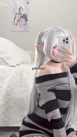 i loev this cosplay  #frierenbeyondjourneysend #frieren #frierencosplay #gothfrieren #cosplayer #cosplaygirl 