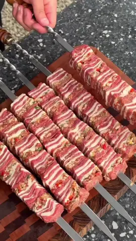 Ganhe dinheiro com espetos. Churrasco lucrativo.  #churrasco #churras #churrasqueiro #brasa #fogo         Churrasco Cozinha Receita  Carnes Dicas Picanha 