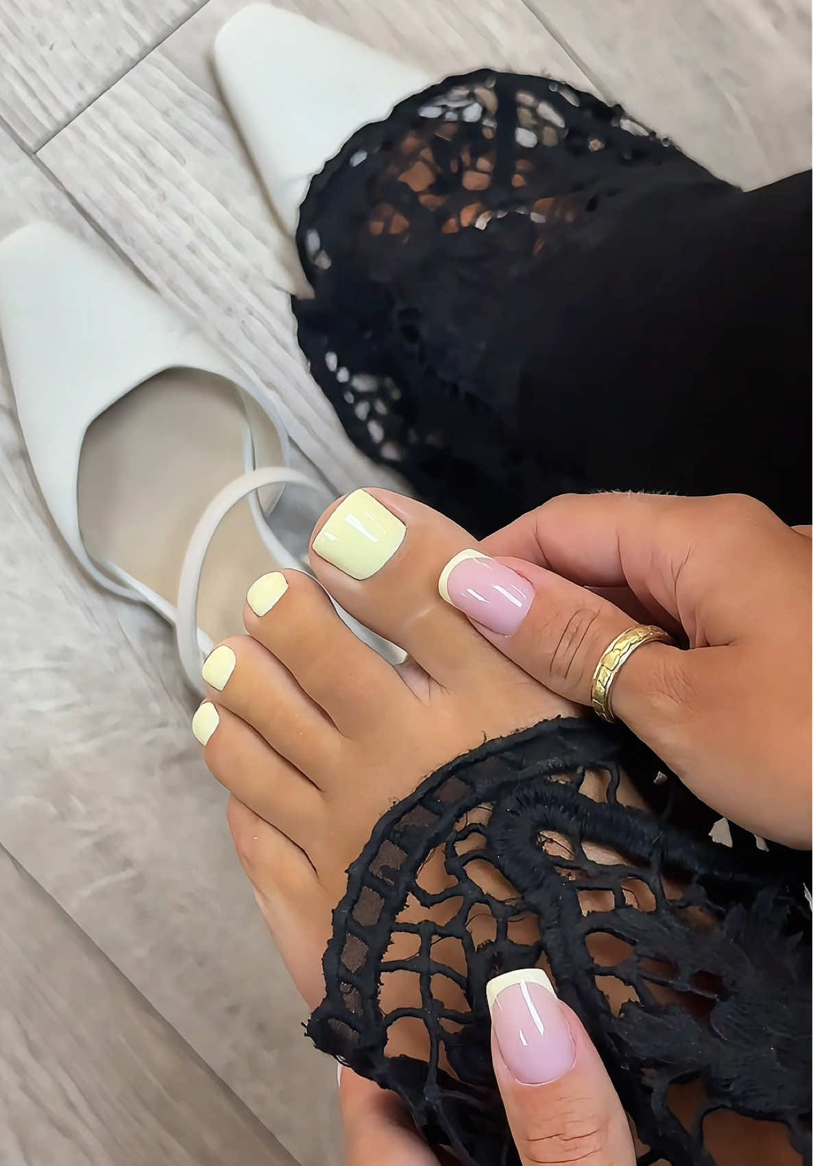 Butter Yellow Combo 💛 Perfect hard gel mani + smart pedi, one fresh summer look. Now available in both locations! 📍 Forest Hills & Carle Place Book now — spots fill fast! #hardgelnails #russiannails #carleplacenails #longislandnails #roslynnails #newyorknails #butternails 