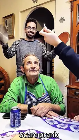 Scared prank #olebrandselect #fentysuperbrandday #fyp #fypシ #funny #funnyvideos #😂😂😂 #😀😀😀 #prank #scared 