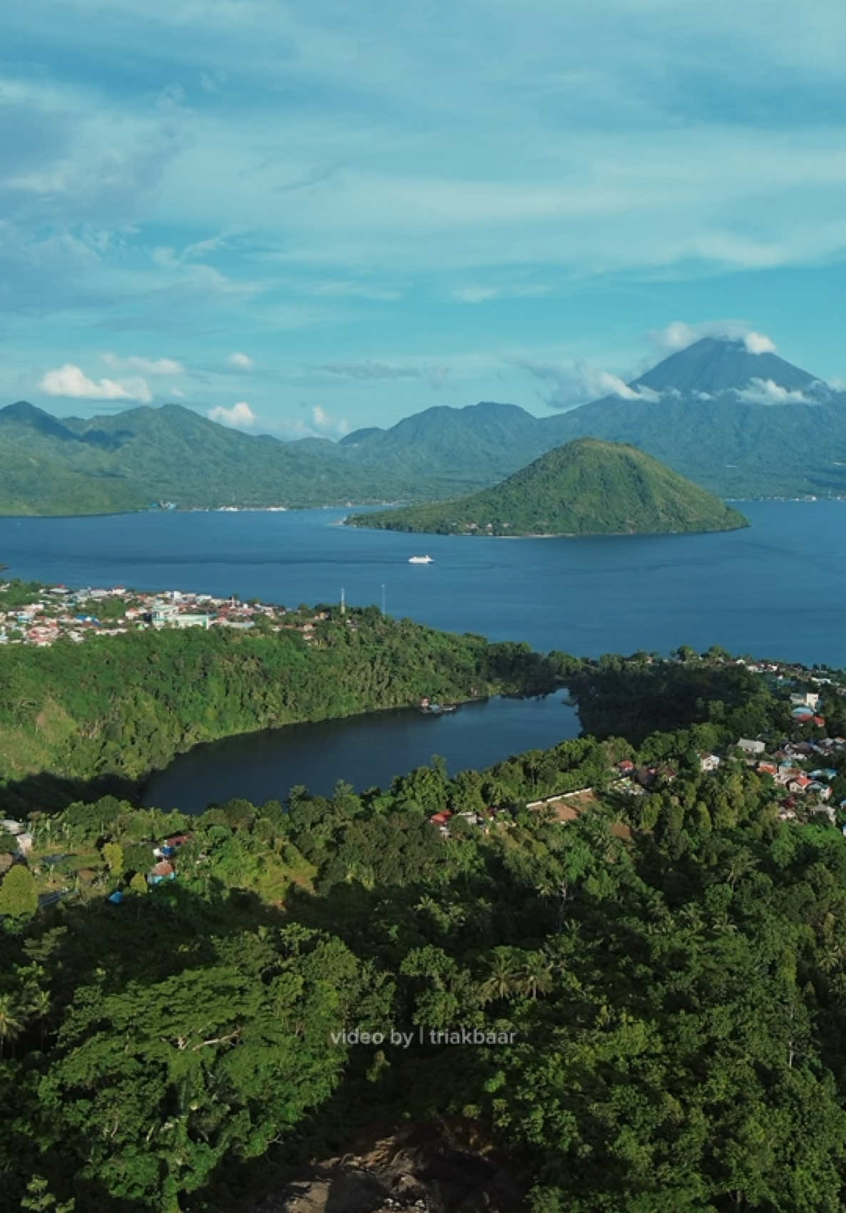 Ada yang pernah kesinii gess👀  #ternate #malukuutara #triakbar #dronevideo #wonderfulindonesia 