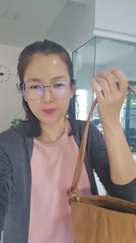 #กระเป๋าสะพายไหล่ #กระเป๋าสะพาย #กระเป๋าผู้หญิง #กระเป๋าแฟชั่น #กระเป๋าสะพายข้าง #กระเป๋า 