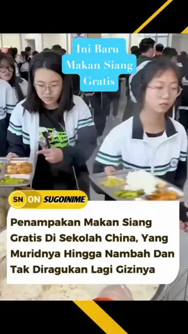 Sejak 2011, program Nutrition Improvement Program menyediakan makan siang bergizi gratis bagi puluhan juta murid SD dan SMP negeri di pedesaan Tiongkok. Dengan subsidi 3–5 yuan per anak per hari, siswa mendapat menu lengkap berisi nasi, lauk daging, dua sayuran, dan sup, disusun sesuai standar gizi nasional.  #FreeFood #LunchInChina #ChineseCulture #FoodForEveryone #KindnessInChina