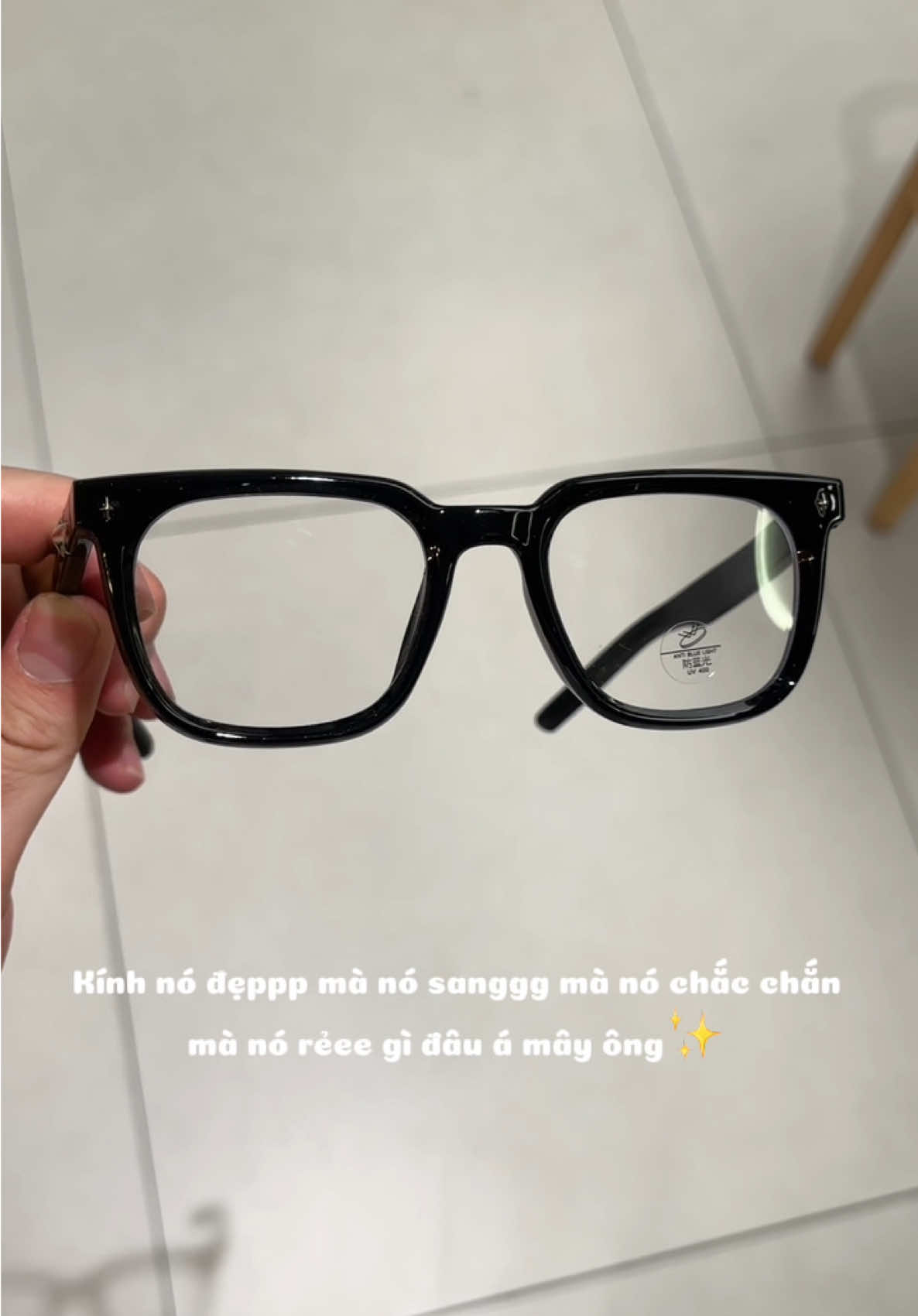Kính nó đẹppp mà nó sanggg mà nó chắc chắn mà nó rẻee gì đâu á ae✨#review #matkinh #kinhdep #kinhnam #kinhunisex 