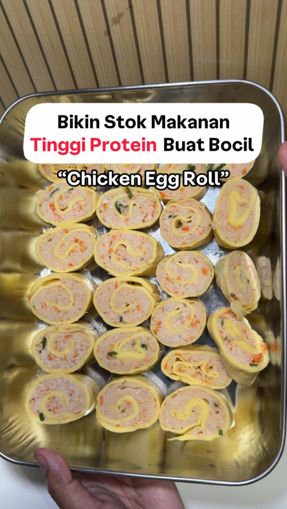 Bikin Chicken Egg Roll yang tinggi protein buat bocil + tips supaya kulit egg roll nya mulus dan gak mudah sobek😍 Cocok buat bekal sekolah/ lauk harian di rumah. Bisa juga buat stok frozen food yaaa🫶🏽 tinggal goreng pas mau dimakan… 📌Wadah stainless + tutup: link di bio no.37 #resepsimple #chickeneggroll #resepmpasi #mpasi #mpasihomemade #mpasimenulengkap #eggroll #reseptiktok 