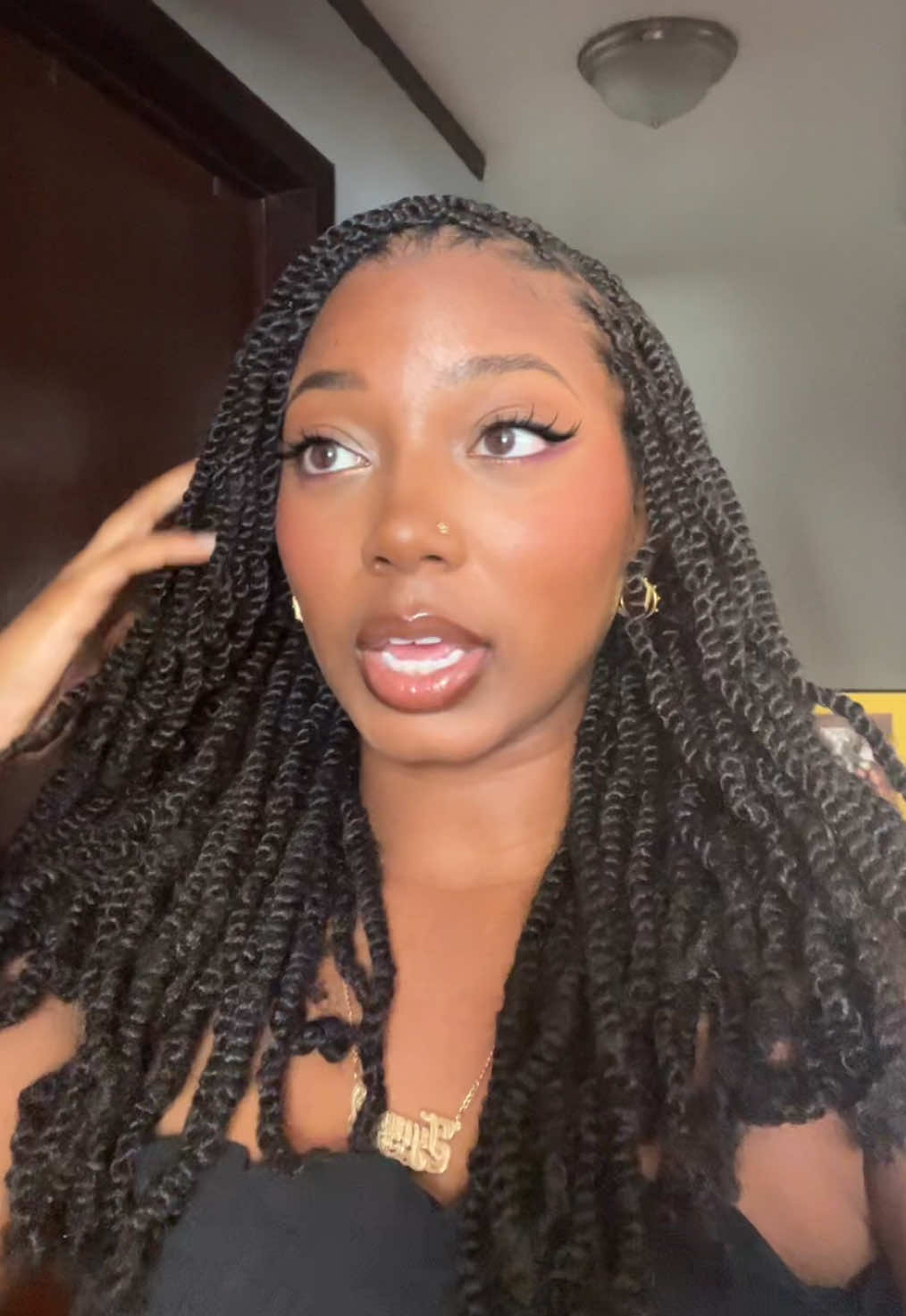 Is it just me or do you also need a few days for a new hairstyle to grow on you?? I always hate mine at first 🫠 #protectivehairstyles #naturalhair #springtwists #summerhairstyles #blaclgirltiktok @outre 