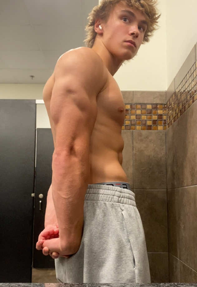 planet fitness lighting  #gym #Fitness #workout #aesthetic 