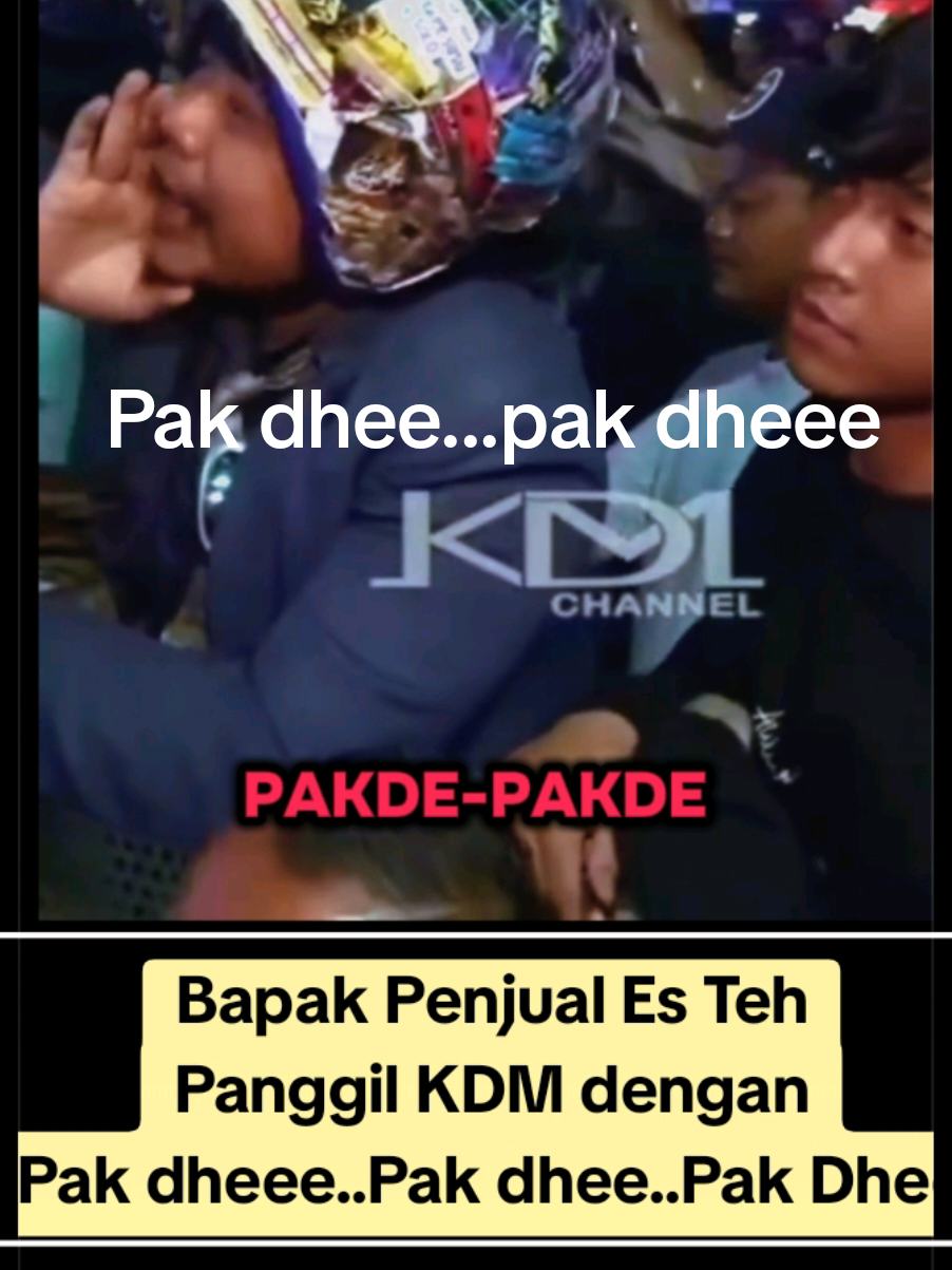 Moment seorang bapak penjual es teh memanggil-manggil kang dedi mulyadi dengan Pak dheeee...pak dheee...pak dheee saat KDM hadiri harlah ponpes ora aji di yogyakarta. sc. : KDM YT Channel #kangdedimulyadi #kdm #yogyakarta #esteh #malioboro 