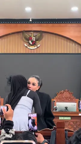 Doktif hadir untuk menjadi saksi persidangan nikita mirzani.. lancar semua🥰❤️‍🔥   #kawalsidangskincare #doktif #kasusskincareabalabal #supportnikitamirzani #emmawarokka 