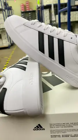 #adidas เทนนิส & ไลฟ์สไตล์ #รองเท้า #รองเท้าผ้าใบ #รองเท้าผู้ชาย #รองเท้าผ้าใบสีขาว #รองเท้าผ้าใบใส่เที่ยว #GW9204