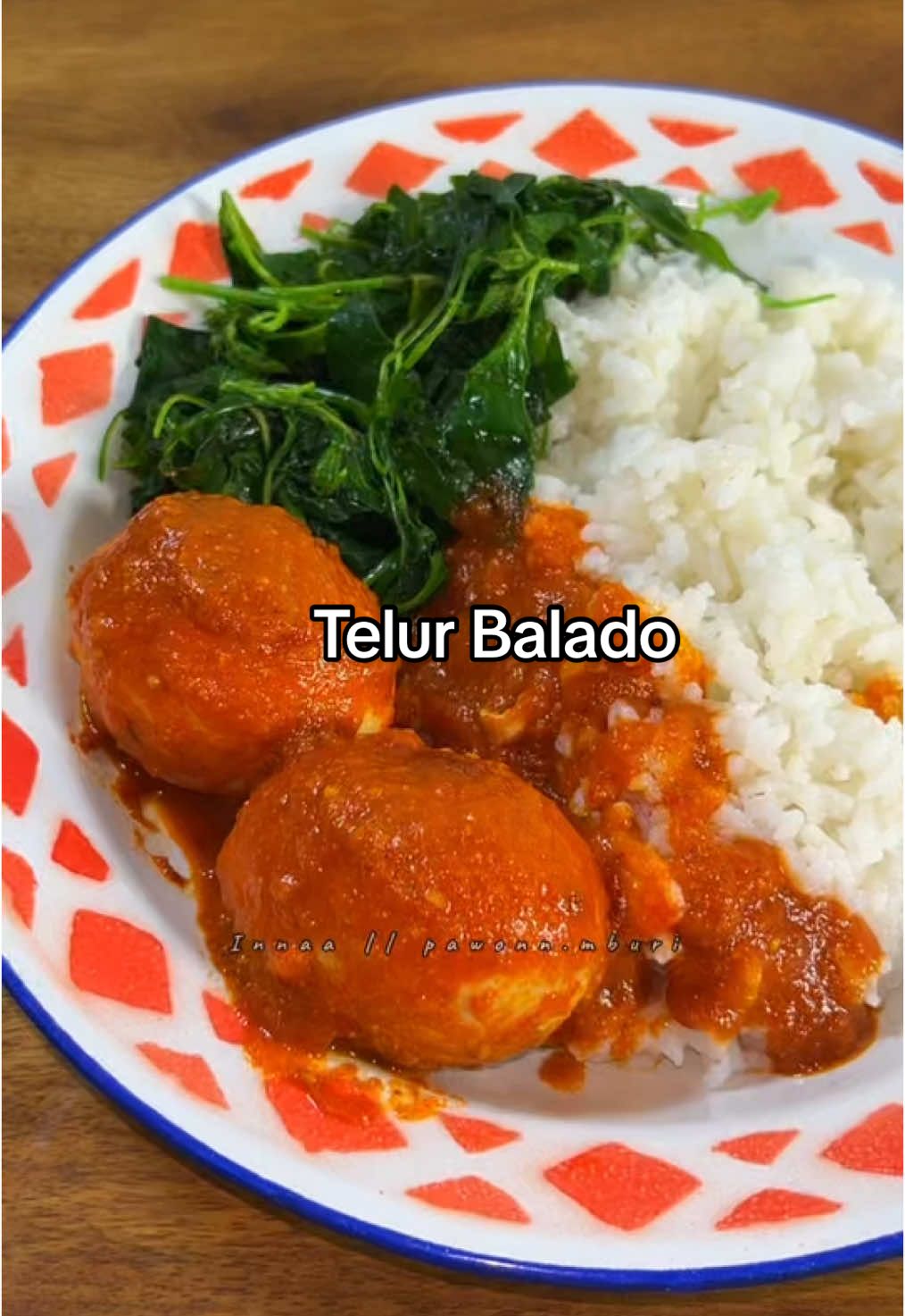 Telur Balado. ✨ Save dulu buat ide masak nanti. Bumbu halus: - 8 bawang merah - 1 tomat Bahan: - 8 telur - ⁠1 bks bumbu balado - 250 ml air Seasoning - 1/2 sdt garam - 1 sdm gula