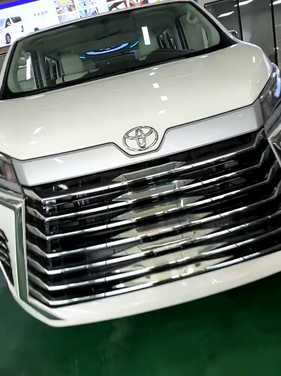 Is this the best commercial van of the year? 2025 HiAce Review!