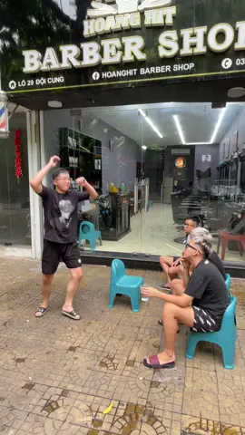 Mất cả dép😆