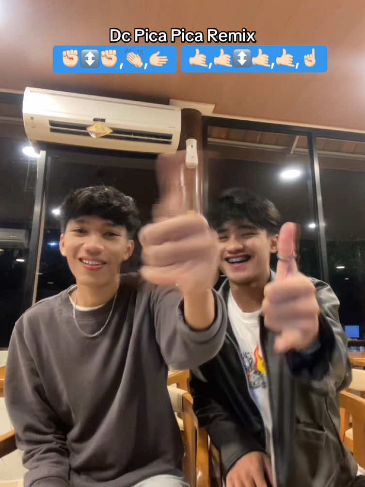 Trend Baru Nih Cobain~Dc Pica pica Remix,Asikk banget,Buat bareng teman kalian🤙🏻ib:@𝐇𝐄𝐑𝐈𝐋 @Ali mahesa #fyp #tutorialdance #dancetutorial #dancetrend2025 #velocity 