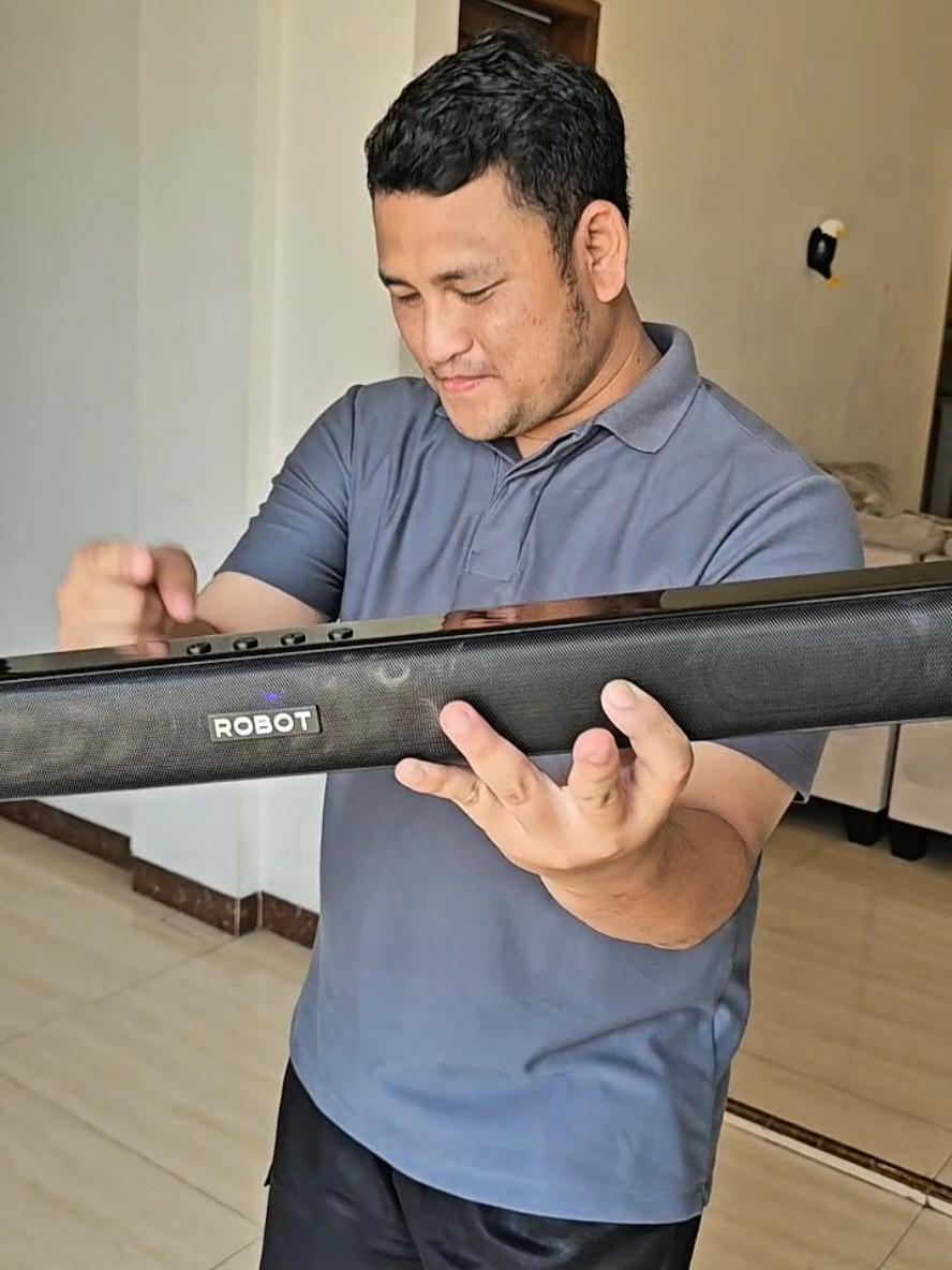 Membalas @iwan21552 Rekomendasi Speaker soundbar Yg suaranya Udah superbass yg bikin rumah kamu serasa bioskop #speakerbluetooth #superbass #speakerrobot 