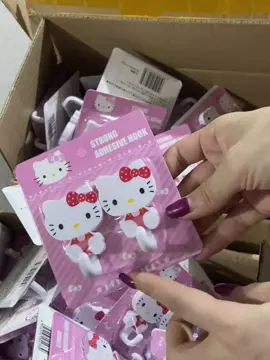 Móc dán treo đồ hình hellokitty #fyp #hellokitty #mocdantuong #ilovetiktok #tiktokshop #buynow #shopping 